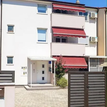 Liam Apartman *